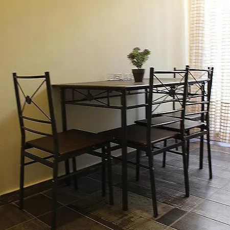 Globy Seaview Apartment